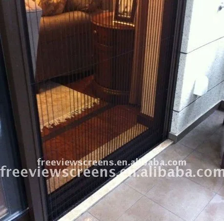 
Plisse insect screen door 