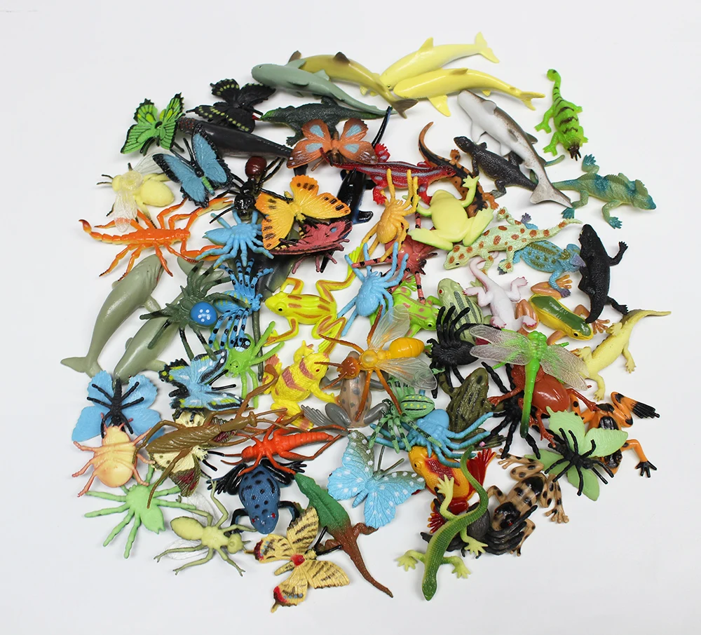 Promotional bulk 2021 funny small bath bomb figure gift mini plastic animal OEM capsule toy 20-60mm