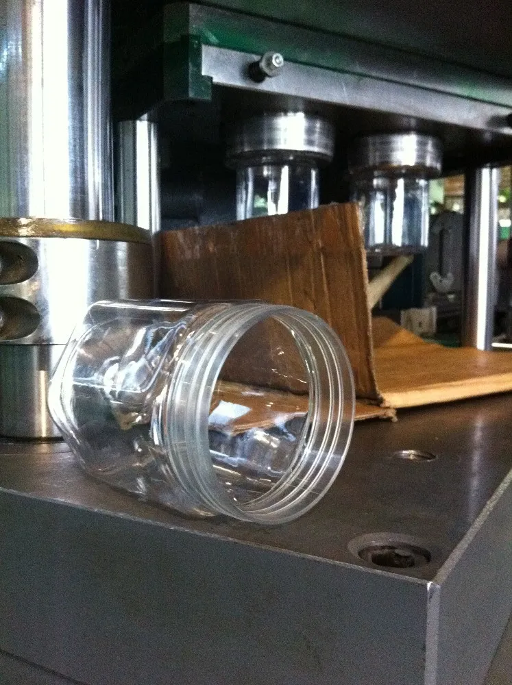 Hot sale automatic  control plastic bottle making injection blow molding machine price