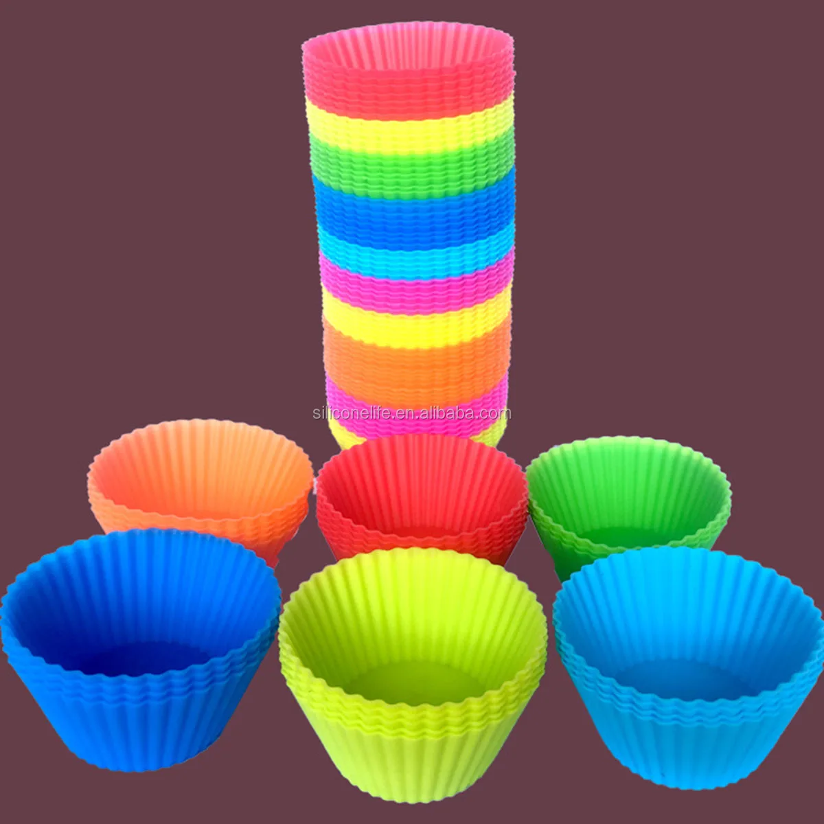 7cm Silicone Round Reusable Baking Cake Molds Jelly Mould Cupcake Maker Muffin Cup (Random Color)