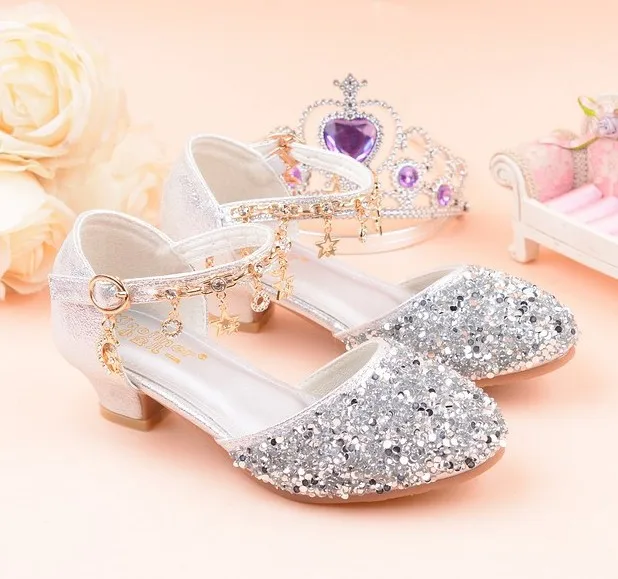 Детские сандалии на высоком каблуке, Новинка лета 2019, модель принцессы со стразами и бантом, обувь для выступлений с кристаллами, серебристая Взрывная модель