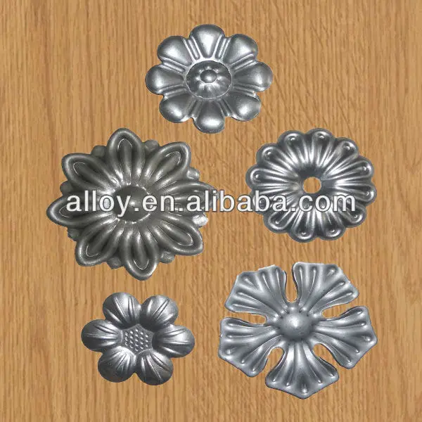 Кованые стальные цветы