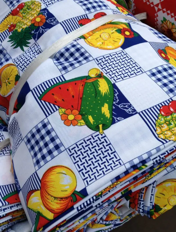 
Тканевые скатерти из полиэстера с принтом 