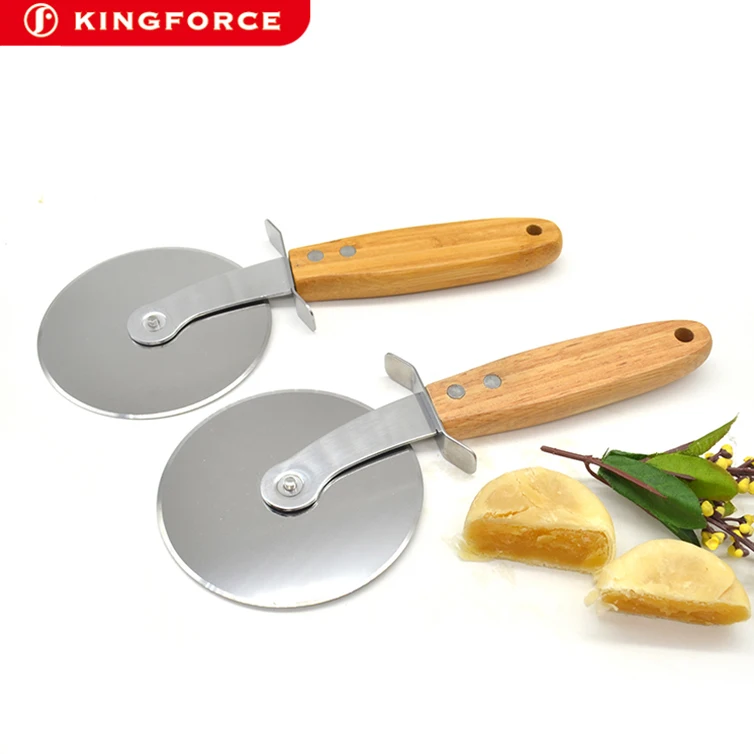 High quality 430 Stainless steel pizza cutter wheel wth Oak wooden handle/Pizza knife