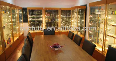 Высококачественные многофункциональные деревянные и стеклянные витрины со светодиодами в различных стилях