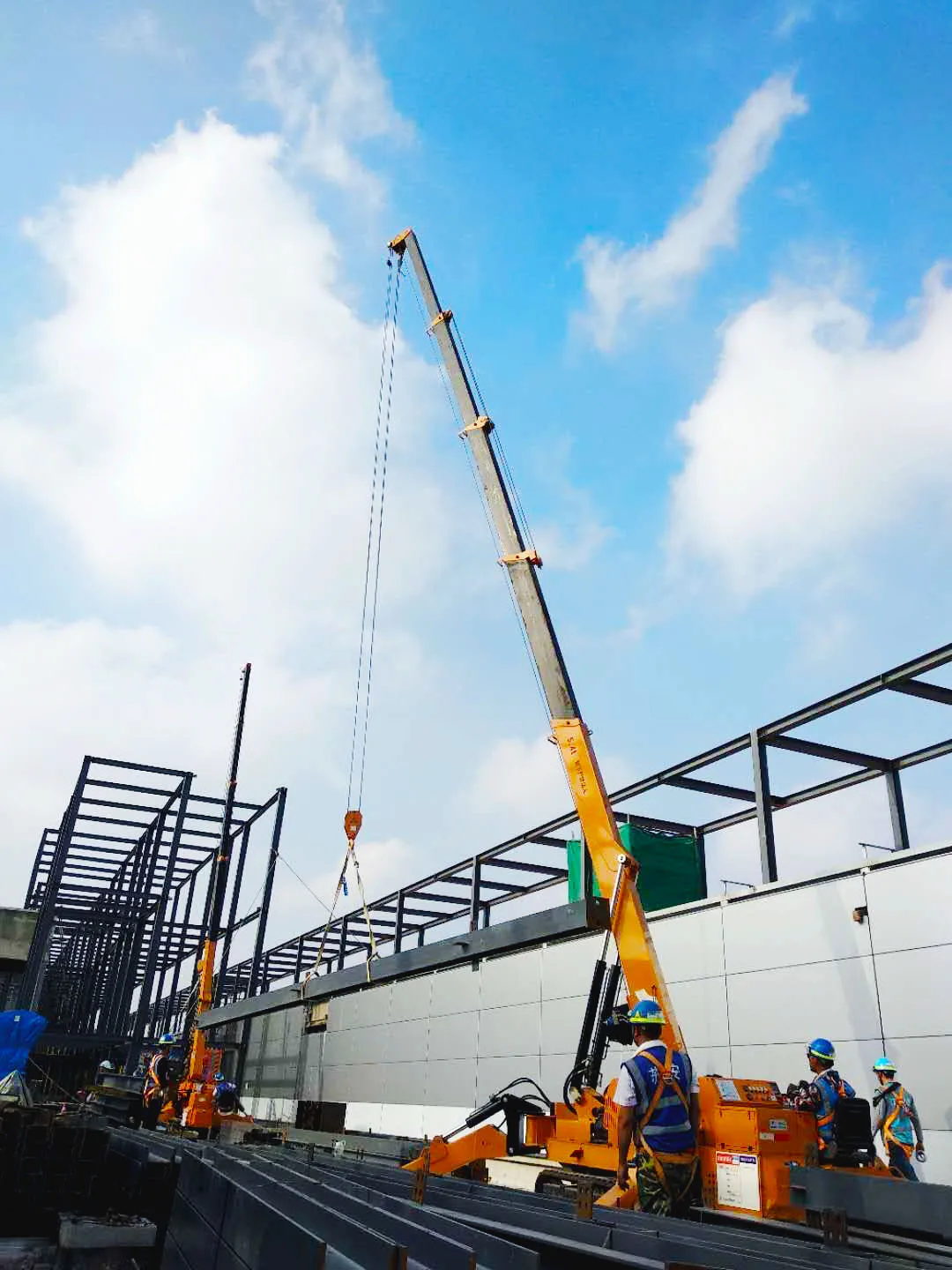 Beta 5.5Ton Foldable 360 Degree Hydraulic Mini Crawler Spider Cranes For Sales