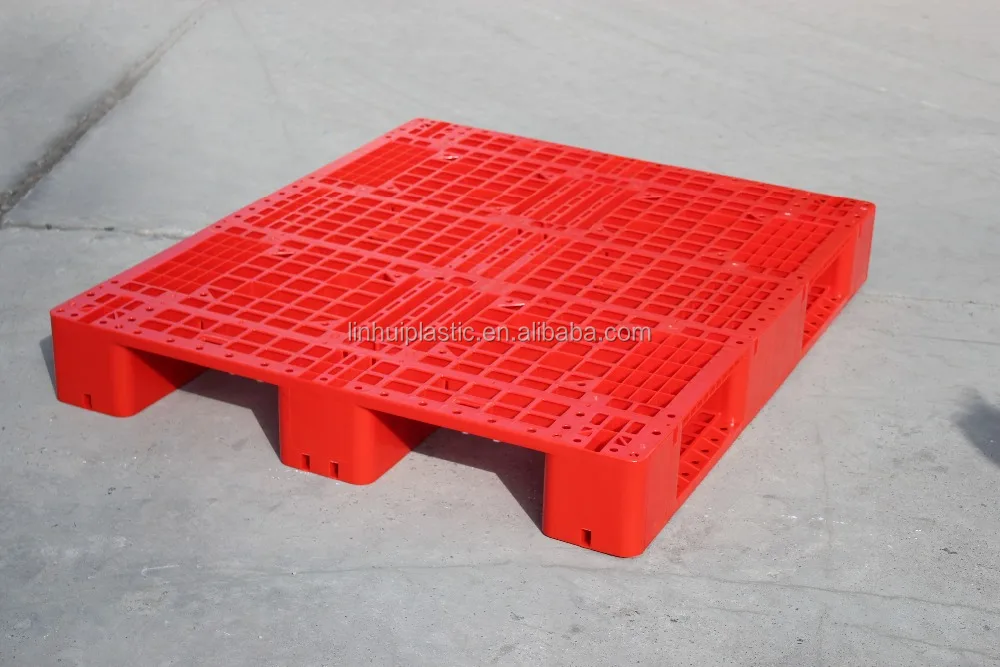 Red color single faced plastic pallet 1.00m x 1.20m that could work in racking system