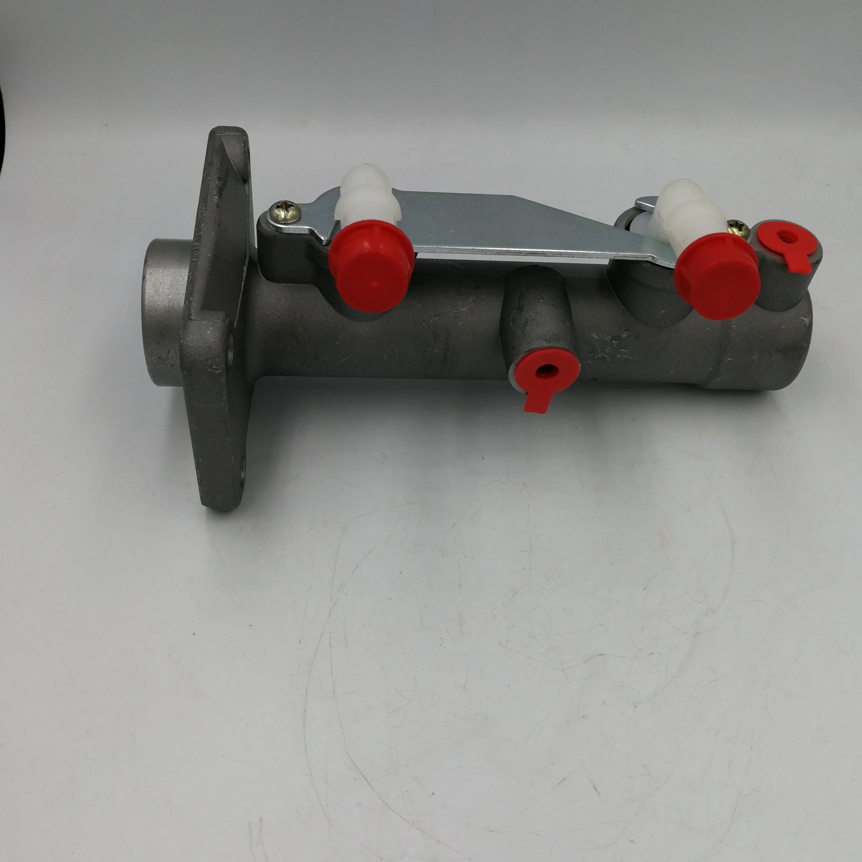 Manufacturers produce brake master cylinders and brake pumps or brake master cylinders suitable for YUNJIN