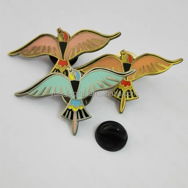 High quality Dubai metal gold eagle badge with safety pin