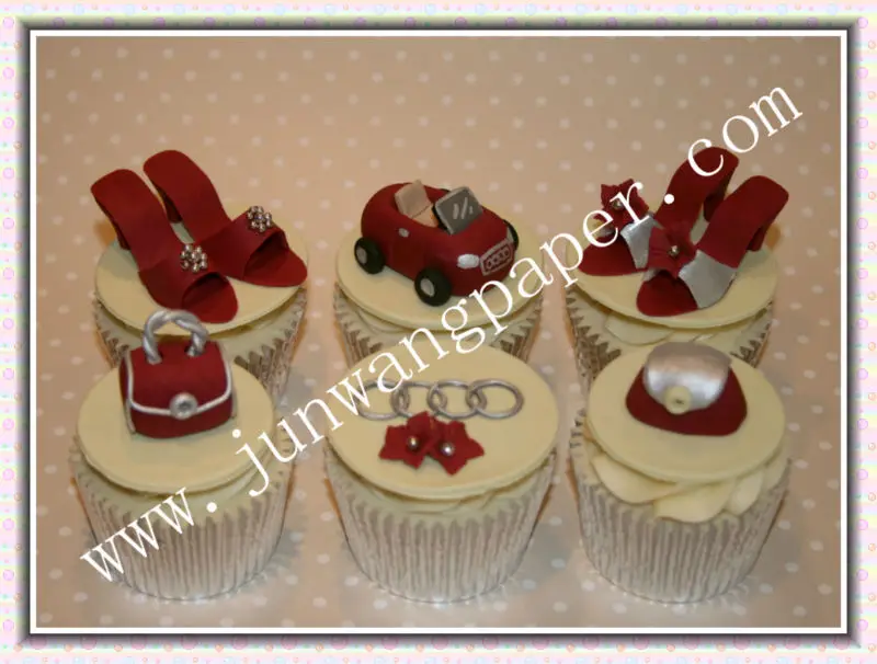 Wholesale 2015 style fashional 100% food grade silicon/parchment paper cake cups in hot sale!