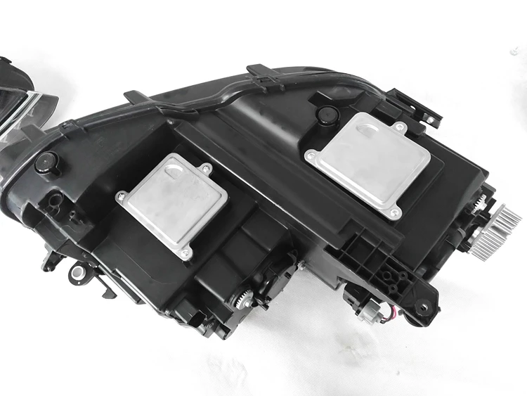 
Bixenon projector lens headlight with auxiliary high beam and dynamic LED turn indicator for 2017 2018Tiguan MK2 