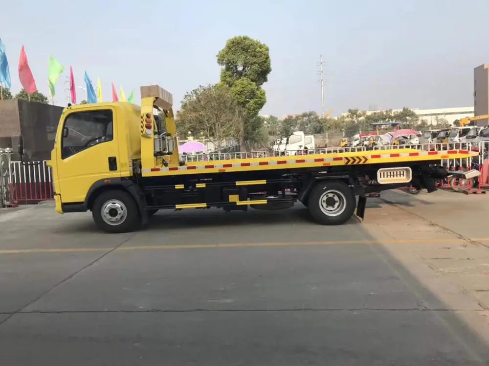 Howo 6 wheelers truck mounted wrecker/flatbed towing truck 5tons for sale