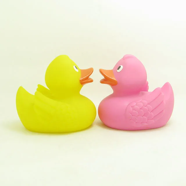 Eco-friendly Plastic Rubber squirt yellow duck for kids bath tub or shower time rubber duck bath toy