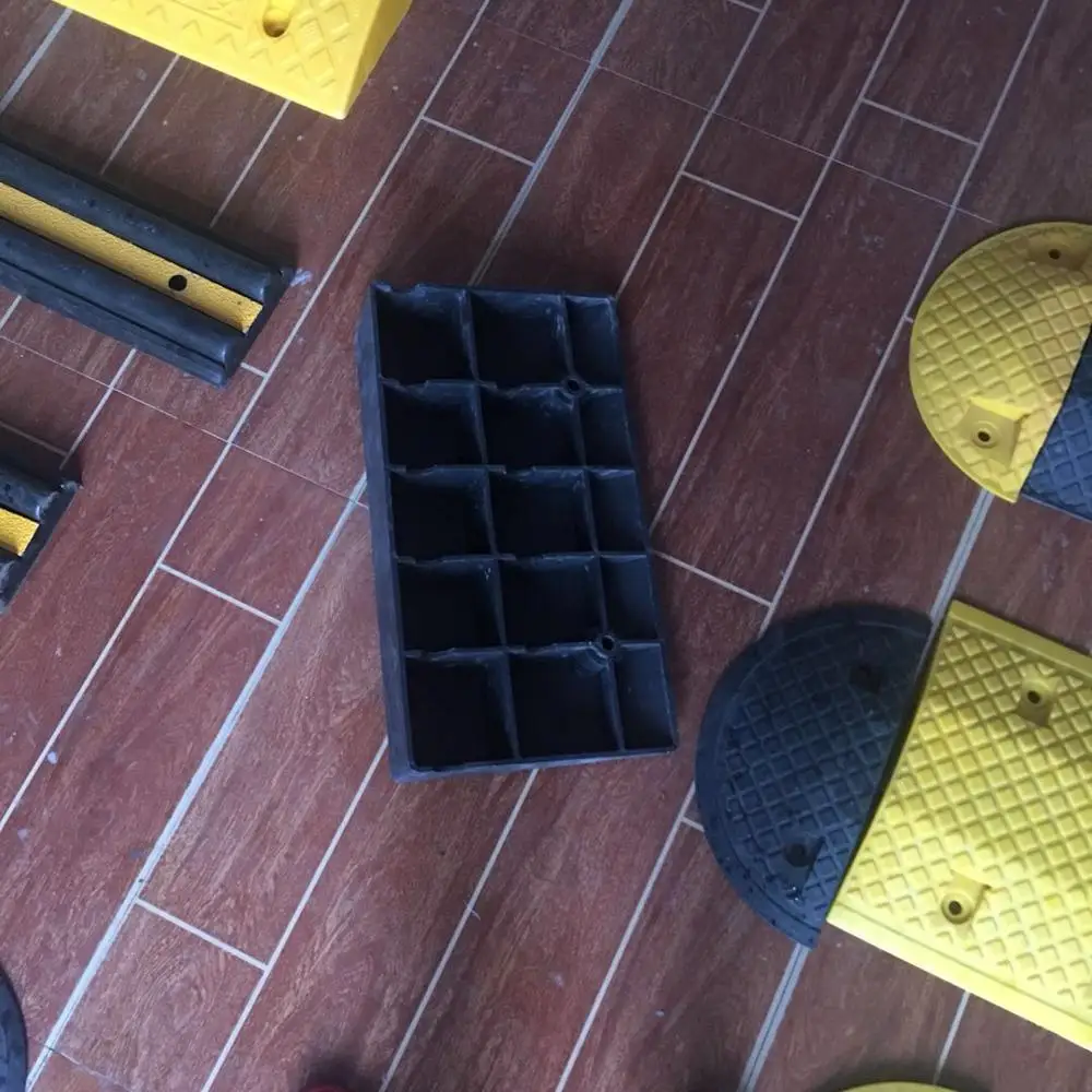 Black or yellow Durable Car Plastic Road Ramps Vehicle Kerb Ramps