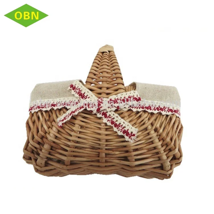 China Wicker Baskets Wholesale Small Woven Decorative Wicker Gift Basket for Flowers