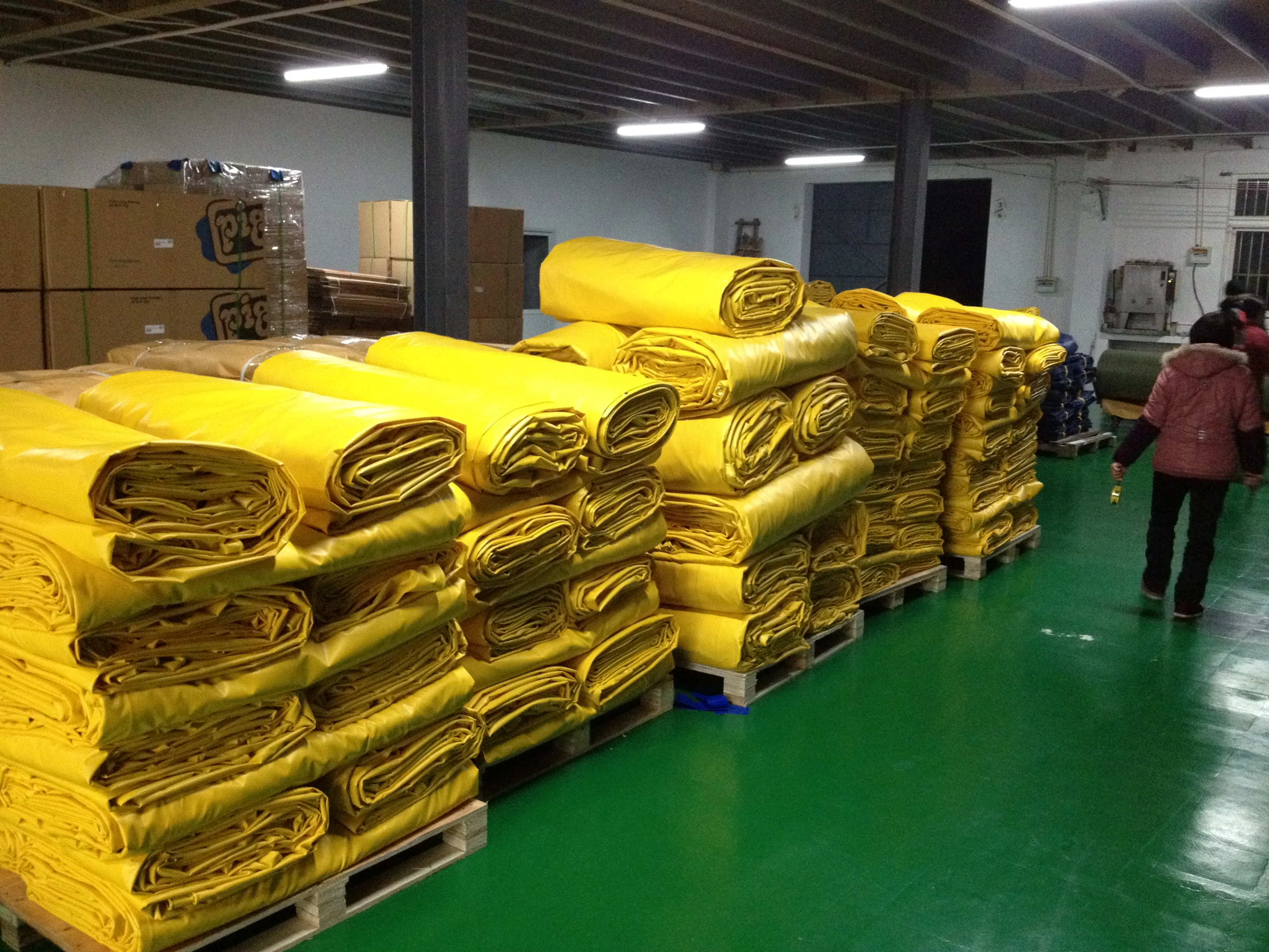 100% Polyester fabric waterproof insulated tarpaulin pvc coated tarpaulin in stock lot