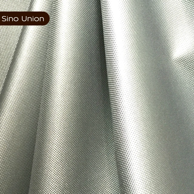 100% Polyester Sun-Reflective and Waterproof Car Cover Fabric Oxford TPU Type with 1680D Yarn Count for Women Outdoors