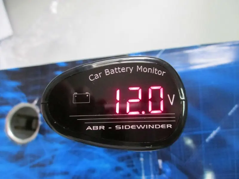 vehicle voltmeter 8-28vdc from cigar lighter socket