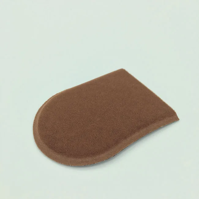 Small tan mitt for face