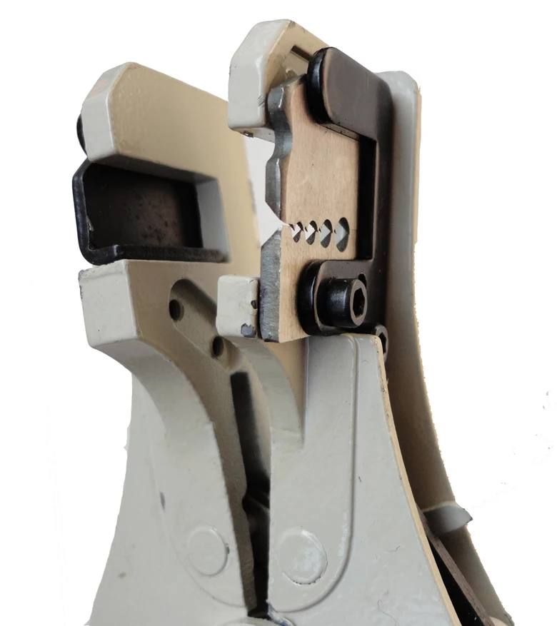 LS-700E automatic wire stripper for 1.5-6mm2 solar pv cable wire stripper Photovoltaic (pv) fiber stripper