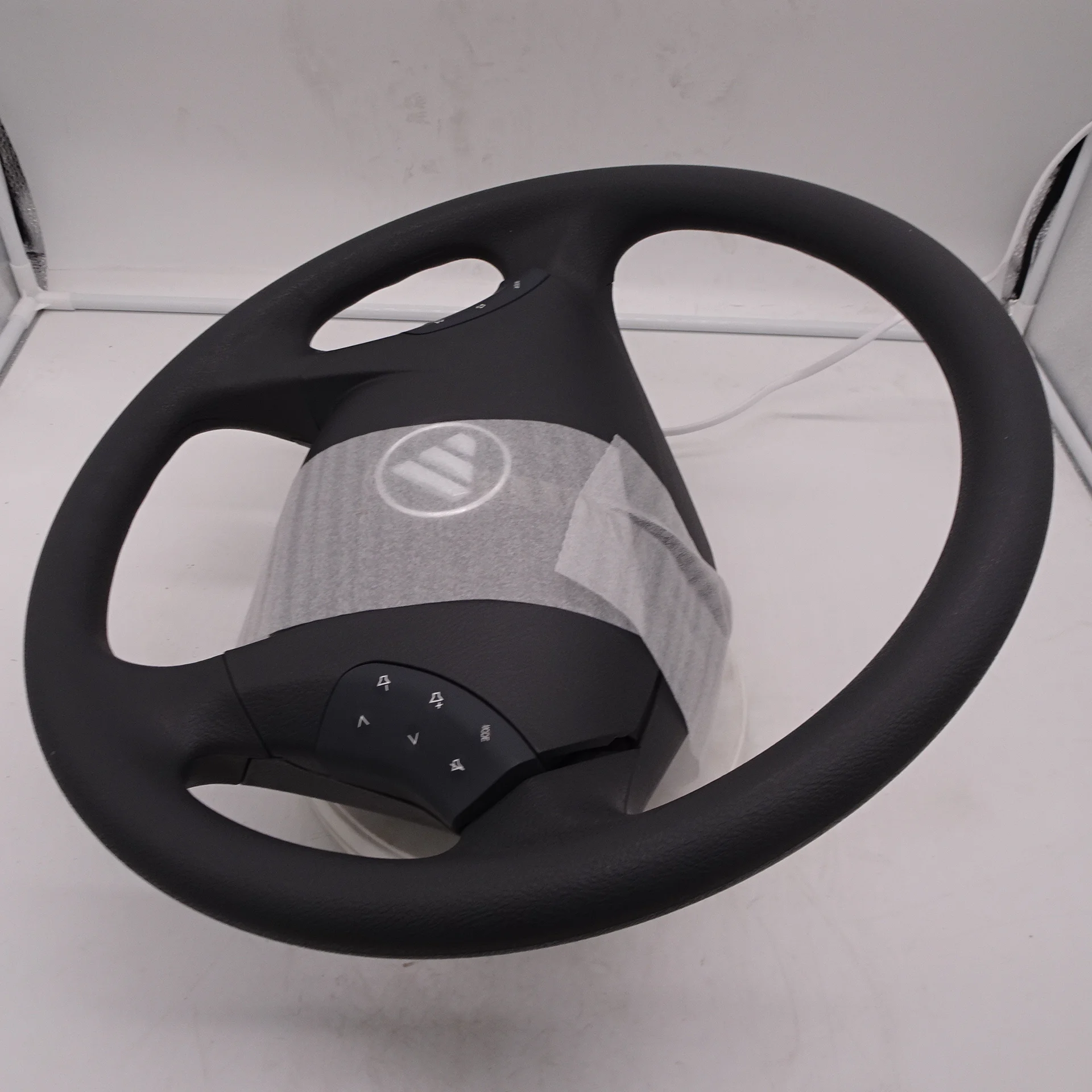 Truck steering wheel high quality  H4342020001A0