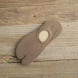 Spring and summer new cotton two - fingered invisible socks for men and women