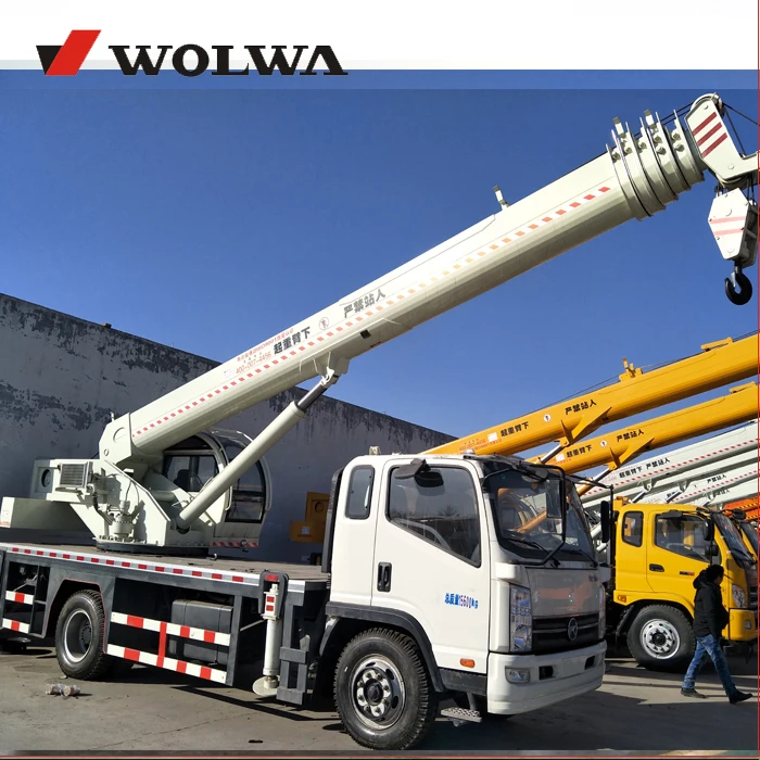 12 ton small truck mounted crane from jining truck crane factory