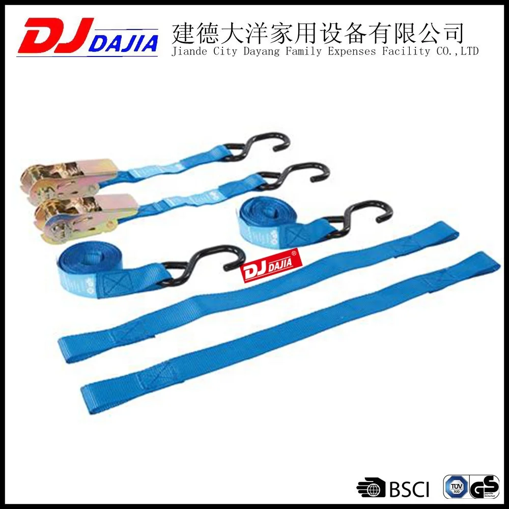 ratchet straps to tie down car