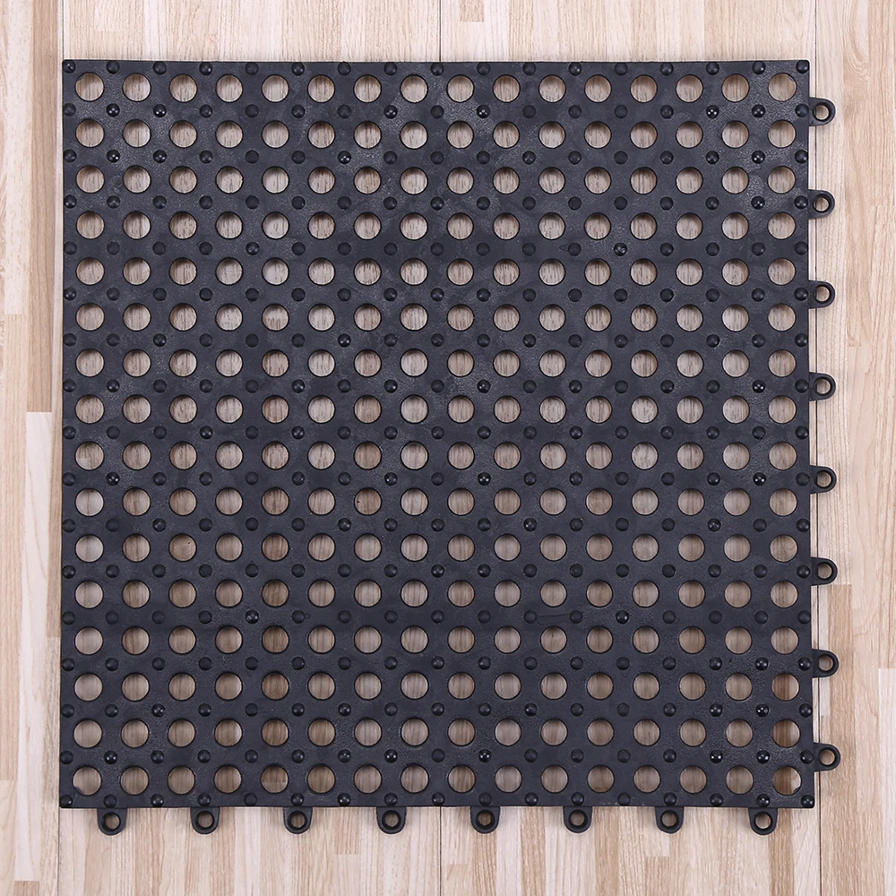 Antiskidding plastic bathroom floor mat for toilet