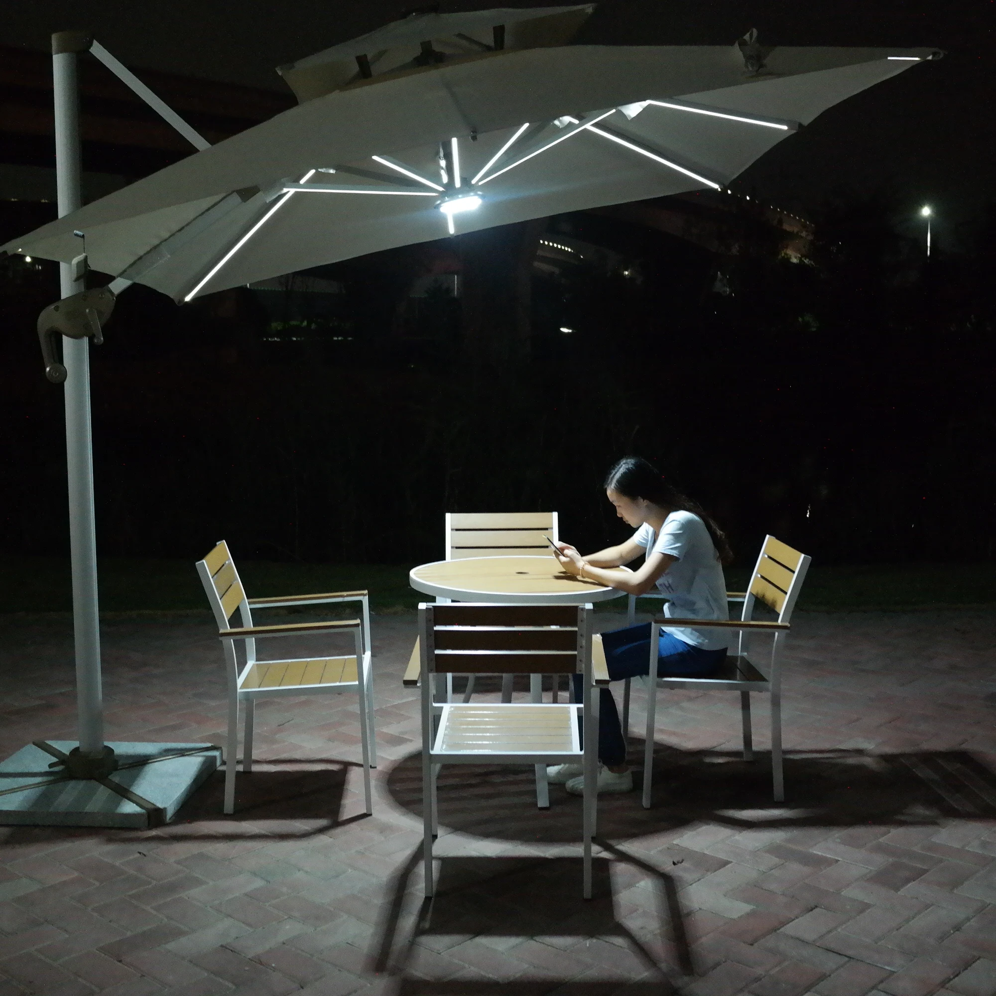 OEM new design aluminium solar lighting umbrella with LED lights