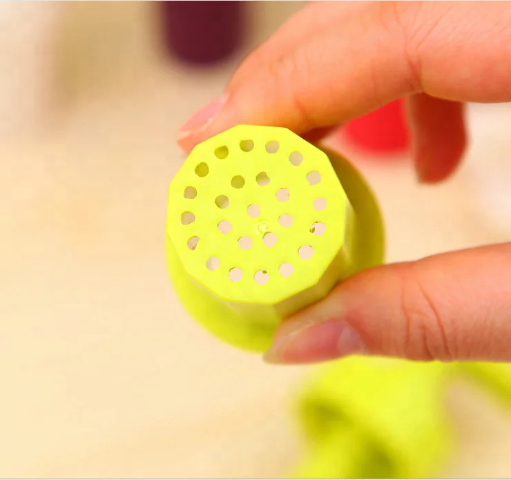 Kitchen manual garlic grinder gadget / garlic chopper