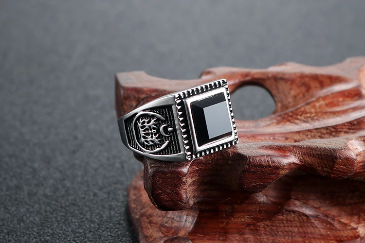 Дунгуань Фабрика золото и серебро двухцветный якорь из нержавеющей стали мужское кольцо байкер с черным кубическим цирконием