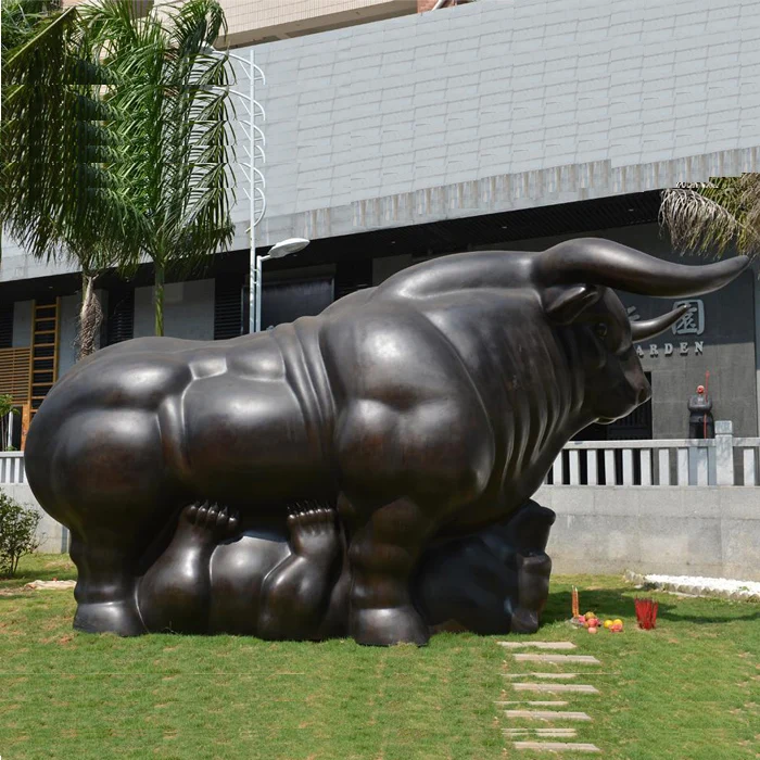 Outdoor use Bronze Bull and Bear Sculpture for outdoor decoration