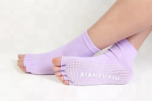 
UPGRADE Ladies anti-slip Yoga and dancing socks with five toes 