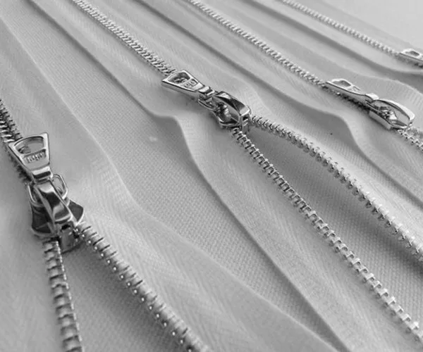 
Riri Zipper Closed Bottom White Cotton Silver (Nickel) Finish 