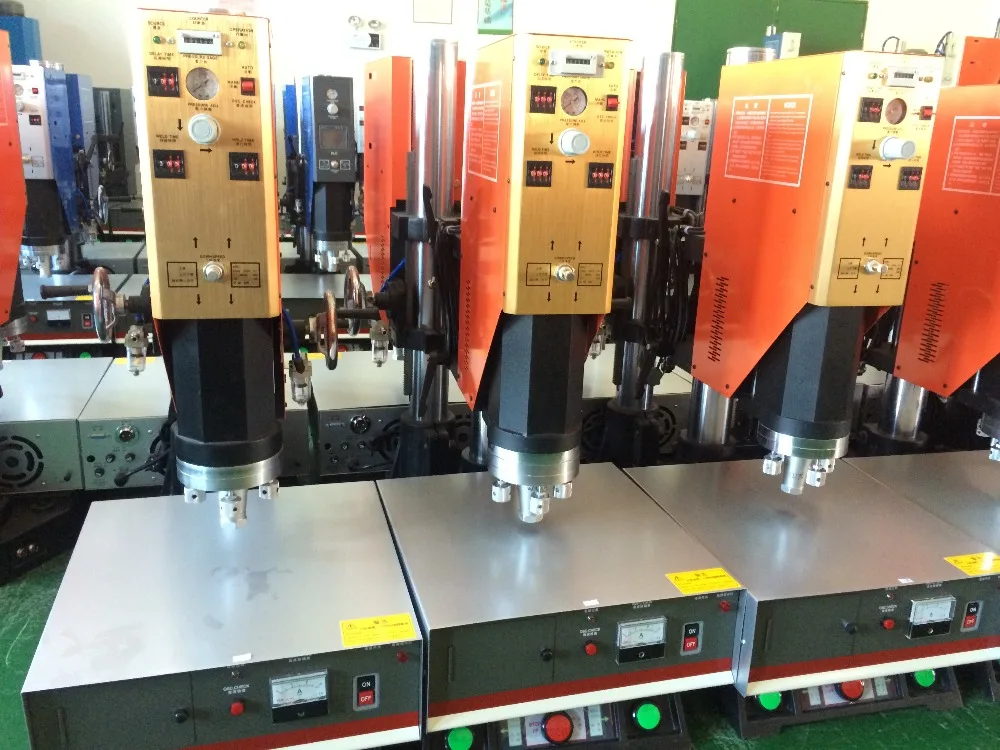 Ultrasonic plastic welding machine for thermometer