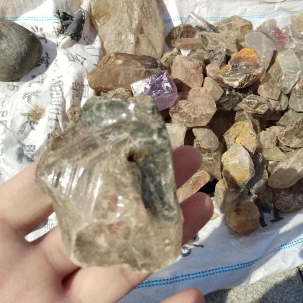 Cheap price natural raw white clear quartz bulk stacked crystal rough stone for wholesale