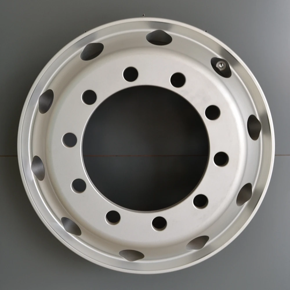 Кованое колесо из сплава для алюминиевых колесных дисков 225x825 для грузовиков 225