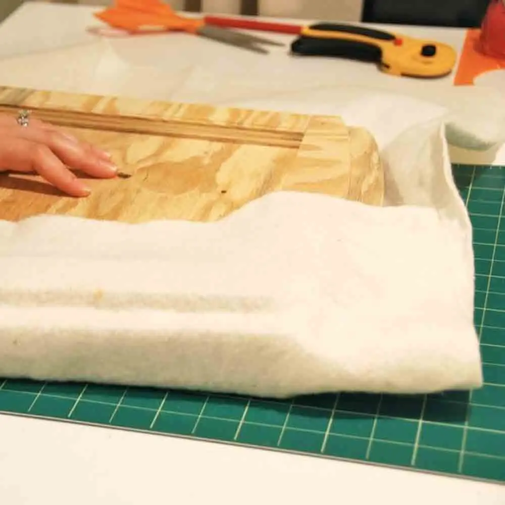 Fireproof soft polyester wadding for furniture use