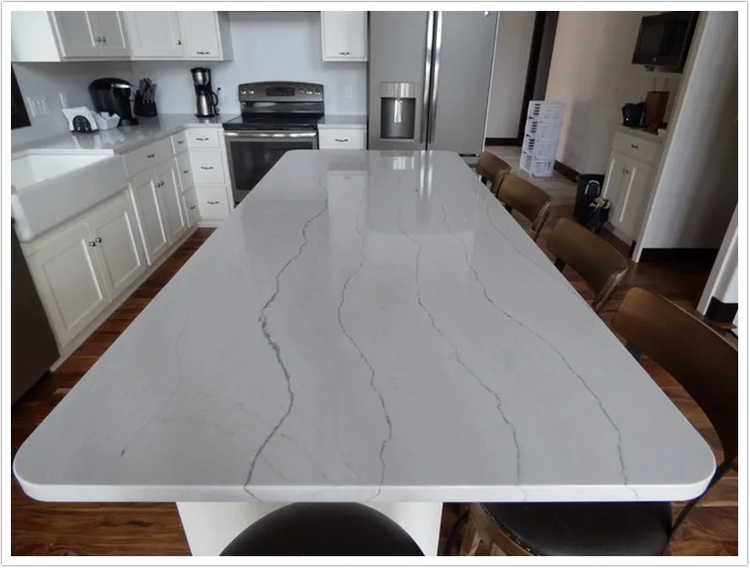 Widely used in kitchens white color quartz countertops with veins
