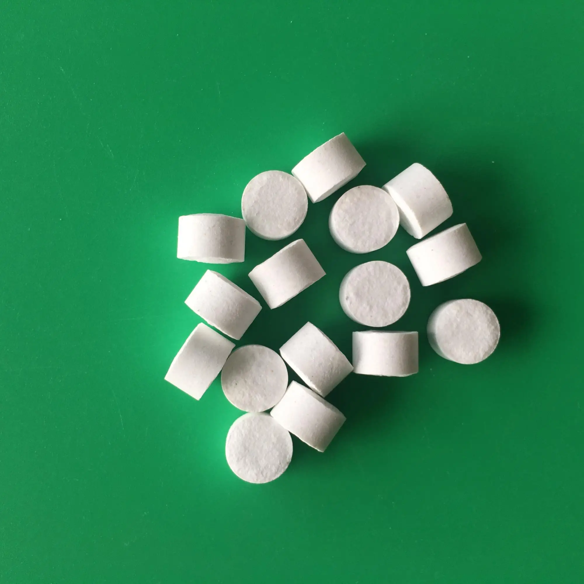 
Best Soil Disinfectant Named Chlorine Dioxide for Agriculture---an Ideal Antiseptic Disinfectant for Soil Sterilization 