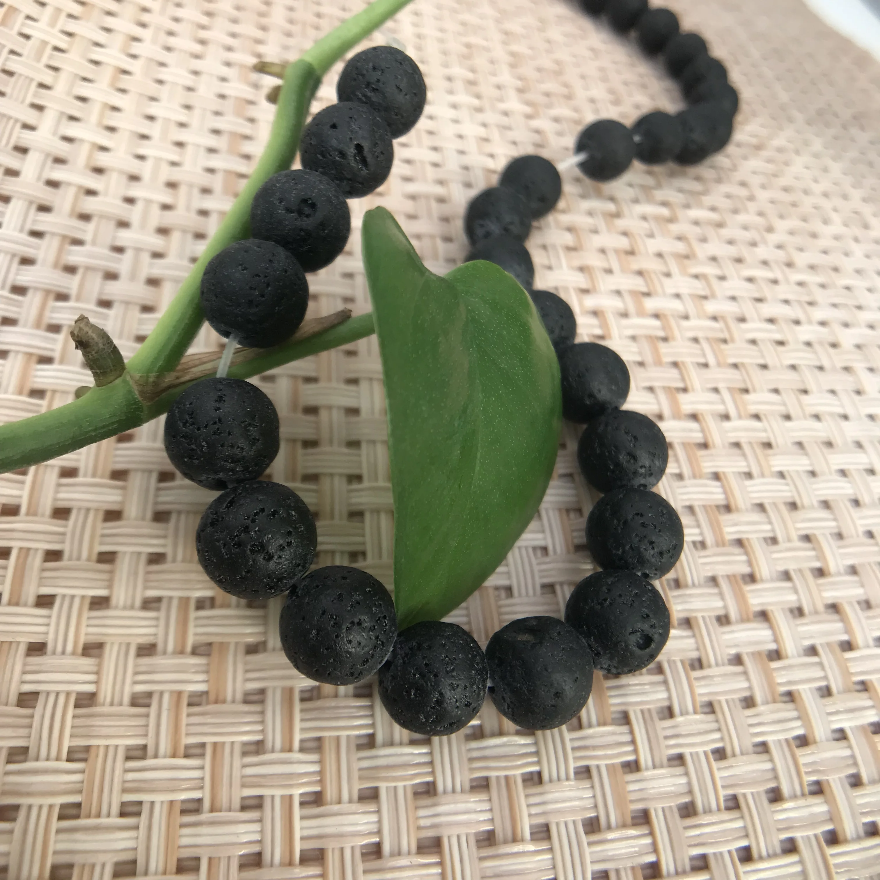 
Luxury Men Bracelet New Design Lava Stone Bracelet Volcanic Stone Bracelet Lion Hand Accessories 