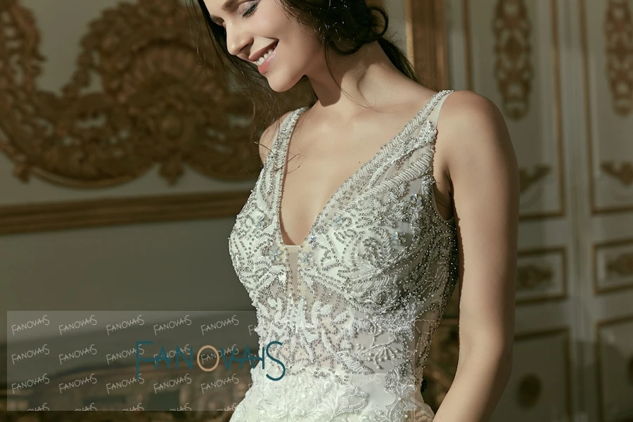 Роскошные свадебные платья с V-образным вырезом ASWY35