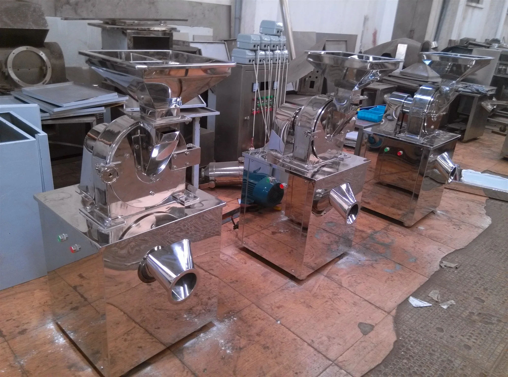 pepper Plastic machine with liquid nitrogen cryogenic grinding mill