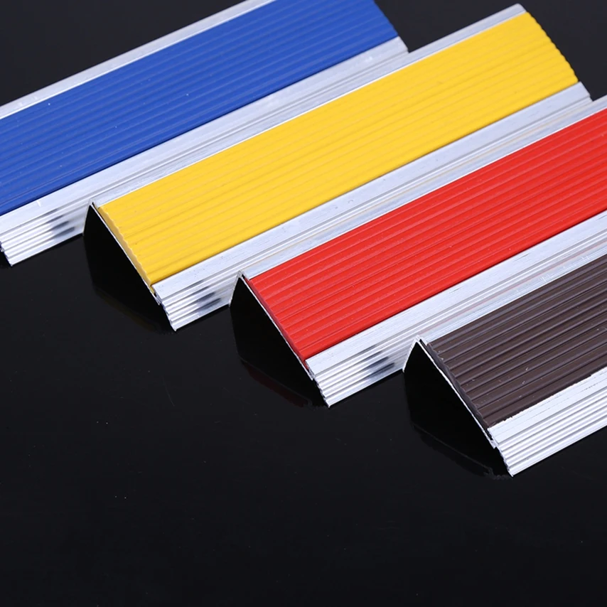 Indoor outdoor use easy install rubber stair nosing