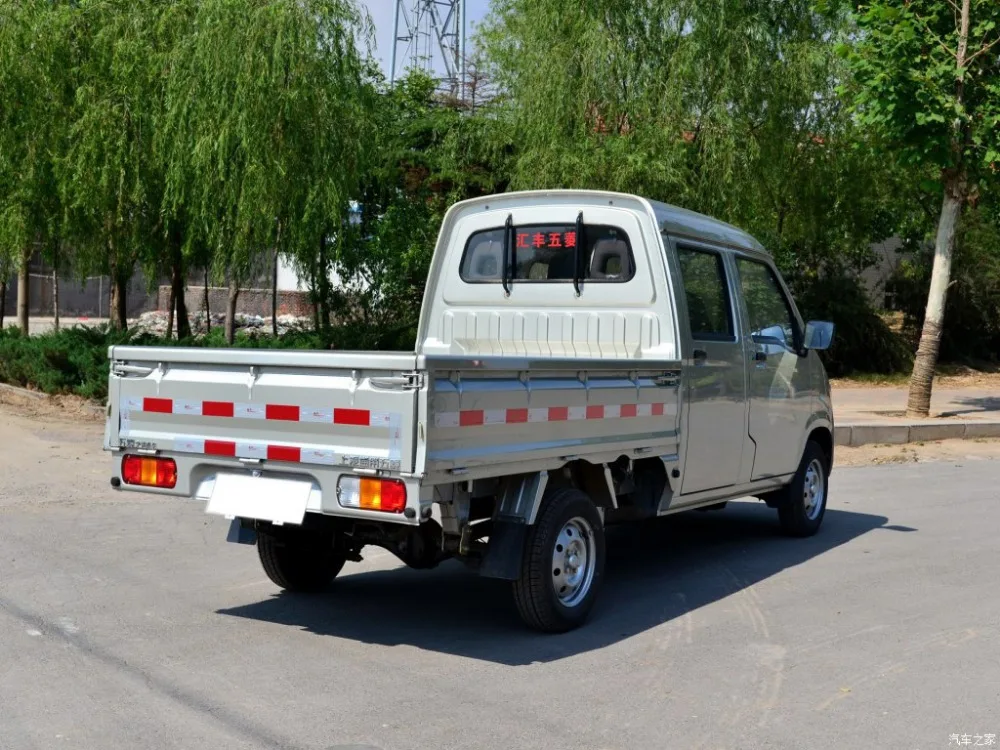 Chinese trucks manufacturers direct sales mini truck/small truck/pickup