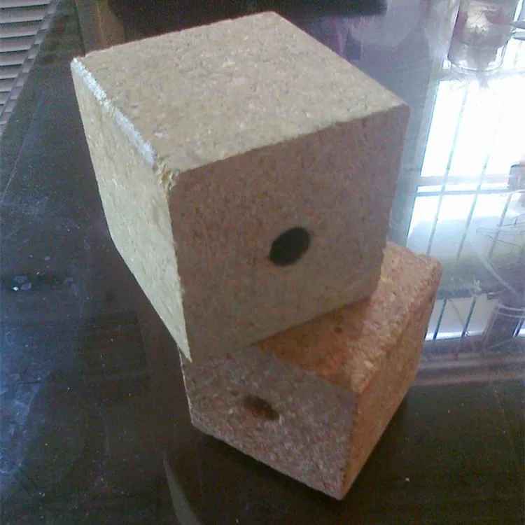 Automatic wood sawdust pallet making machine, wood shaving pallet feet hot press machine for sale