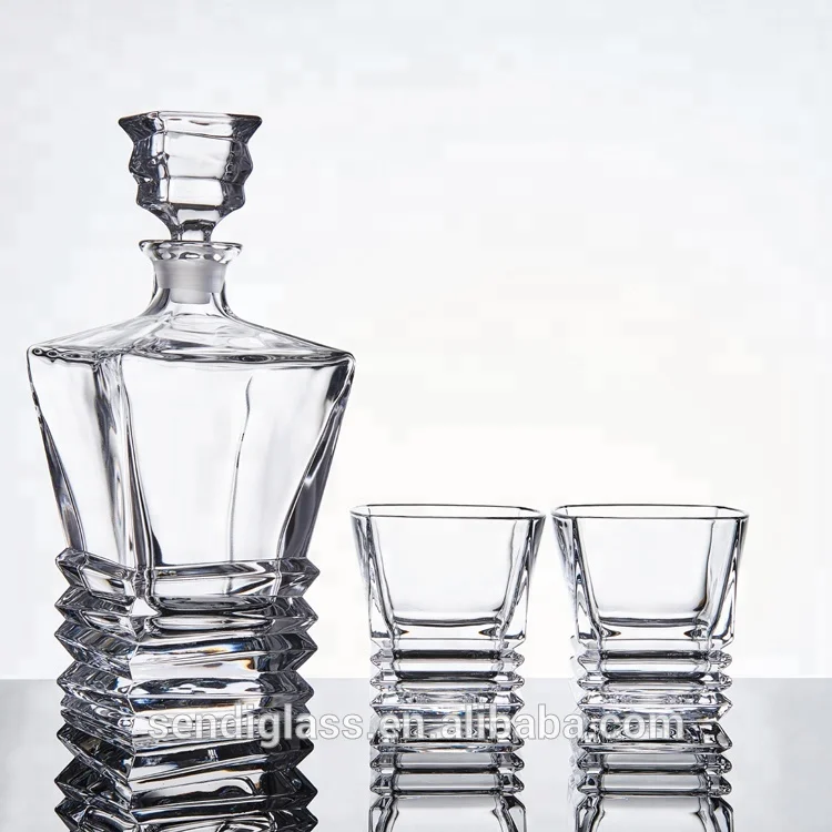 Sendirella Unique European Lead-Free Crystal Barware Classic 27Fl oz Square Liquor Whiskey Decanter With  4 Glasses