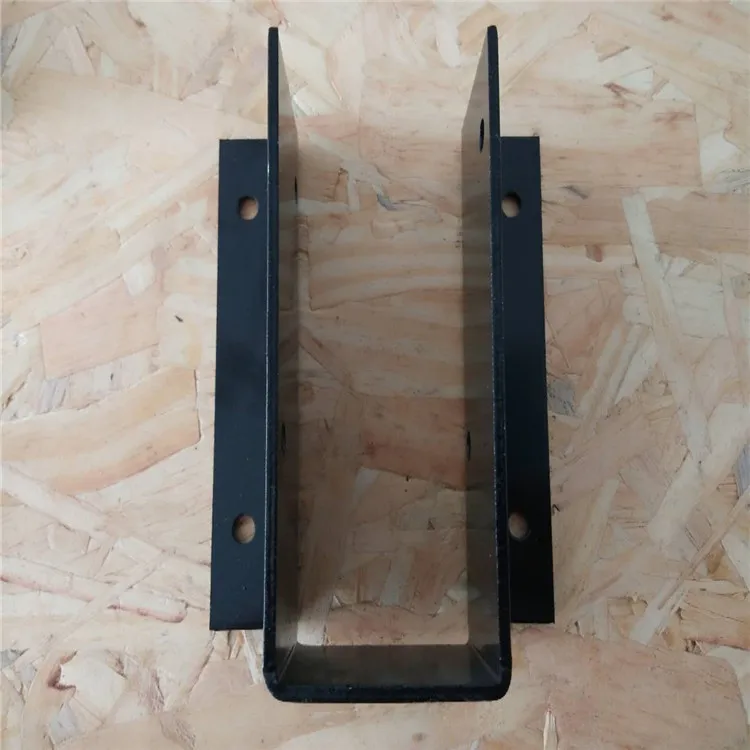 Черная окрашенная перекладина для деревянного соединителя