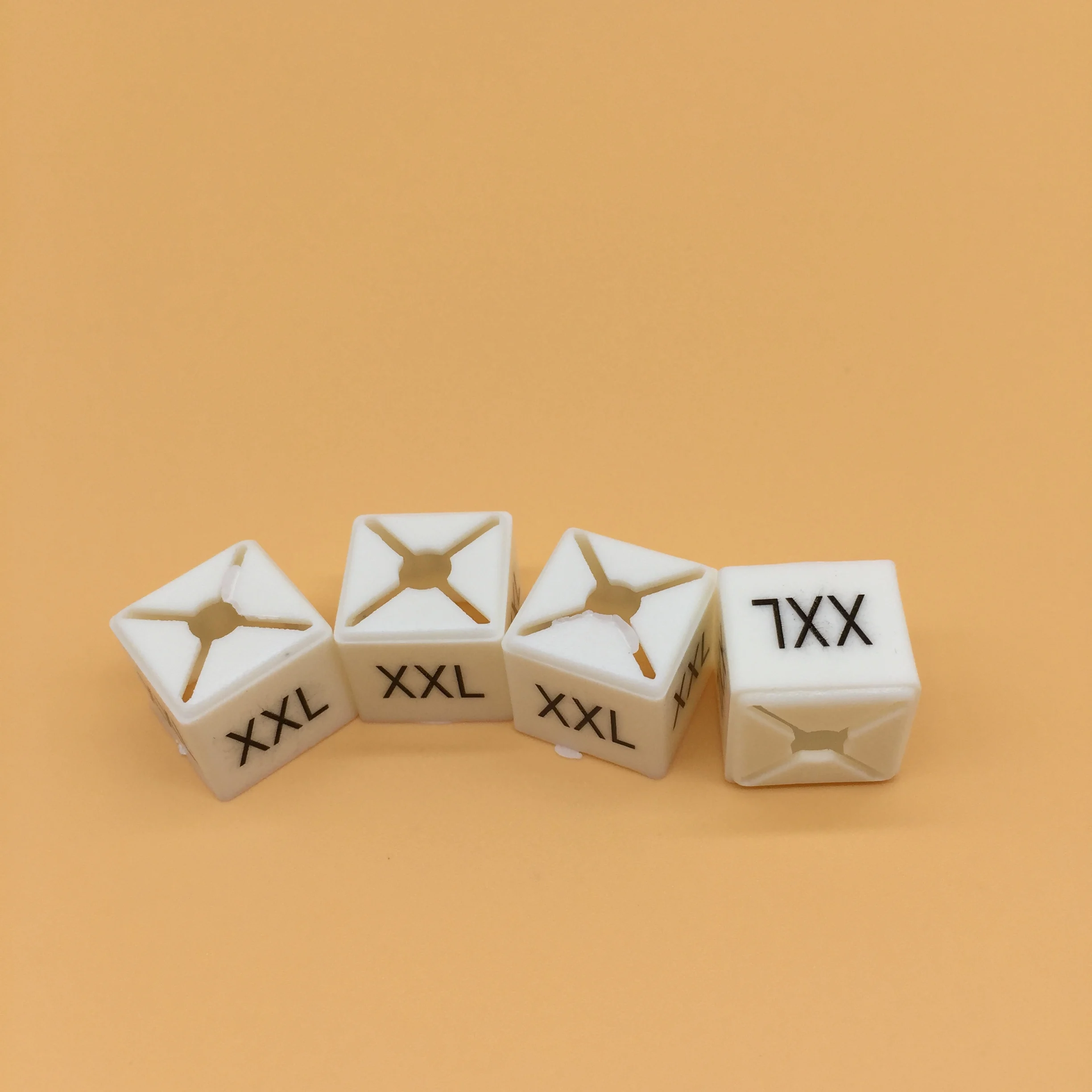 Plastic Size Markers for hangers pre-printed XXS 5XL square clothes hanger tags white size sizers disparity between sizes